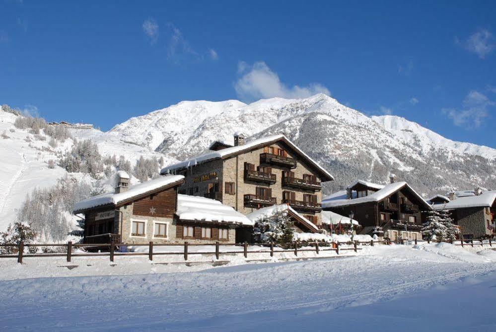 Petit Hotel Cogne Exterior photo